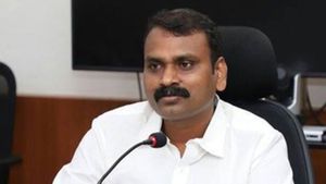நாமக்கல் டூ நாடாளுமன்றம்.. யார் இந்த எல்.முருகன்? அரசியலில் கடந்து வந்த பாதை!