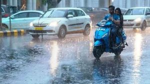  காலையிலேயே சம்பவத்தை ஆரம்பிக்கும் மழை.. சென்னையில் கொட்டப் போகுது.. வானிலை மையம் அலர்ட் மெசேஜ்! 