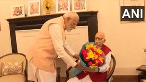 திடீரென அத்வானி, முரளி மனோகர் ஜோஷியை சந்தித்து வாழ்த்து பெற்ற மோடி! சறுக்கல் தந்த பாடமா? 