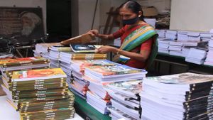 இத்தனை பொருட்களா? பத்தாம் தேதி வருது..பள்ளிகள் திறக்க போகுது! தமிழ்நாடு அரசு வெளியிட்ட மெகா பட்டியல் 