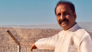உருப்படியா இதையாவது பண்ணுங்கப்பா.. அமைச்சர்களுக்கு வைரமுத்து சீரியஸ் அட்வைஸ்! துபாயில் சூப்பர் ஐடியா 