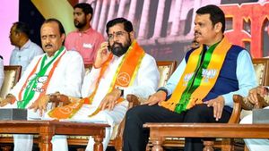 மகாராஷ்டிரா தேர்தல்: 100 சீட், 90 சீட்..சிவசேனா, என்சிபியை சுமந்துகிட்டு பாஜக படும்பாடு பயங்கரமப்பா! 