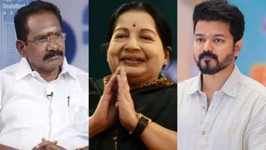 ’அம்மா’ சொன்னதை கேட்காம போயிட்டோம்..மனசு உறுத்துது! விஜய் உடன் கூட்டணி.. செல்லூர் ராஜு பளீர்..!