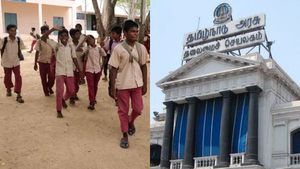பள்ளிகள் திறக்கும் முதல் நாளிலேயே “ஸ்வீட்”.. தமிழக அரசு ஏற்பாட்டால் மாணவர்கள் குஷி!
