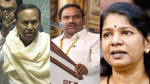 எந்தவொரு முழக்கமும் இல்லாமல் பதவியேற்ற அந்த 3 திமுக எம்பிக்கள்.. எழுந்து நின்று கை கொடுத்த சபாநாயகர்