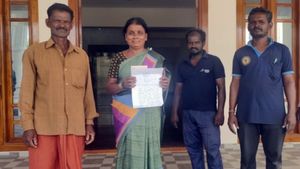 ரூ.40 கோடி ஜிஎஸ்டி கட்டுங்க.. திருப்பத்தூரில் 100 நாள் வேலை செய்யும் பெண்ணுக்கு நோட்டீஸ்..எப்படி? 