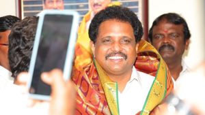  போராளி, எழுத்தாளர்.. ‘தக் லைஃப்’ எம்.பி.. மதுரையில் மீண்டும் வெற்றிக் கொடி நாட்டிய சு.வெங்கடேசன்!