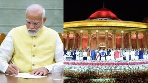 குடும்ப அரசியலுக்கு எதிரானவரா மோடி? 6 வாரிசுகளுக்கு அமைச்சர் பதவி? கப்சிப் பாஜக! 