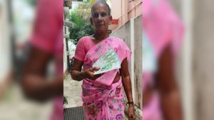 கடைசி வரைக்கும் தெய்வம் கைவிடல.. லாட்டரியில் பரிசாக அடித்த 1 கோடி.. போராடி வாங்கிய மூதாட்டி 