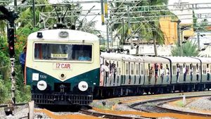 சென்னையில் 55 மின்சார ரயில்கள் ரத்து.. ஜுலை 23 முதல் ஆகஸ்ட் 14 வரை இயங்காது.. நோட் பண்ணுங்க மக்களே 