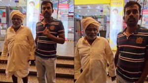 வேட்டி கட்டிய விவசாயியை மாலுக்குள் விடாத காவலாளி! தந்தை ஆசையை நிறைவேற்ற தவித்த மகன்.. கொந்தளிப்பு 