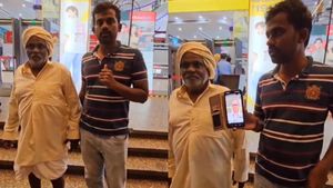 வேட்டி கட்டிய விவசாயிக்கு அனுமதி மறுப்பு! பெங்களூர் ஷாப்பிங் மாலை மூட அரசு உத்தரவு 