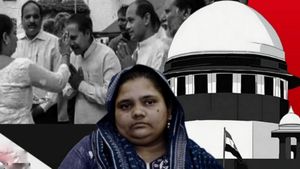 இடைக்கால ஜாமீனா? பில்கிஸ் பானு வழக்கில் 2 பேரின் மனு அதிரடி தள்ளுபடி.. உச்சநீதிமன்றம் கூறிய வார்த்தை 
