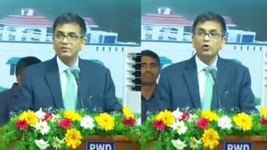  தூங்கா நகரம் மதுரை.. அவ்வையார் பாட்டு.. இதுதாங்க தமிழ் கலாச்சாரம்! உச்சநீதிமன்ற தலைமை நீதிபதி பெருமை