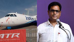 இன்டிகோ விமானத்தில் மூச்சுமுட்ட, உயிரை கையில் பிடித்து கொண்டு பயணித்தேன்! டிஆர்பி ராஜா சரமாரி புகார் 