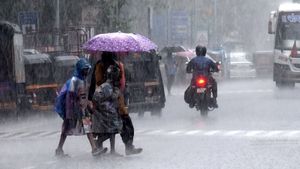  தத்தளிக்கும் மும்பை.. கொட்டி தீர்க்கும் அதிதீவிர கனமழை! பரிதவிக்கும் பொதுமக்கள்- இன்றும் ரெட் அலர்ட்