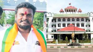  மத மோதலை உருவாக்க திட்டம்.. பாஜக நிர்வாகியின் பதிவுகளை நீக்க ஐகோர்ட் மதுரை கிளை அதிரடி உத்தரவு!