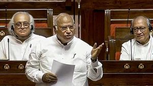  ஆர்.எஸ்.எஸ். சித்தாந்தம் நாட்டுக்கு பெரும் ஆபத்தானது.. ராஜ்யசபாவில் மல்லிகார்ஜூன கார்கே ஆவேசம்! 