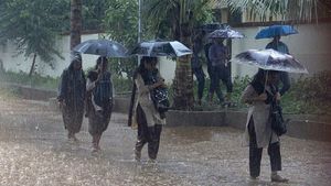  சென்னை மக்களே ரெடியா.. அடுத்த 2 நாட்களுக்கு மாலை நேரங்களில் கொட்ட போகுது மழை.. வந்த புது அலர்ட்