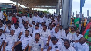  கப்பலூர் டோல்கேட்..ஆர்பி உதயகுமார் கைது! திமுக தேர்தல் அறிக்கை பக்கம் 27 என்னாச்சு! எடப்பாடி கேள்வி