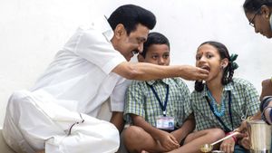 இன்று முதல் அரசு உதவிபெறும் பள்ளிகளிலும் காலை உணவு.. மாணவ, மாணவிகளோடு அமர்ந்து சாப்பிட்ட ஸ்டாலின்!