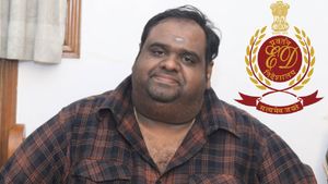  சிக்கிய முக்கிய ஆவணங்கள்.. சினிமா தயாரிப்பாளர்கள் ரவீந்தர், பாலாஜி வீடுகளில் 2வது நாளாக ED ரெய்டு!