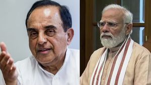 துக்ளக், பிரிட்டிஷ் ஆட்சியாளர்களுடன் மோடியை ஒப்பிட்டு பாஜக சுப்பிரமணியன் சுவாமி மீண்டும் தாக்கு! 