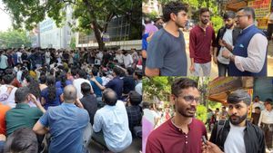 ஐஏஎஸ் பயிற்சி மையத்தில் 3 பேர் பலி.. வெகுண்டெழுந்த மாணவர்கள்.. டெல்லியில் தீவிரம் அடையும் போராட்டம் 
