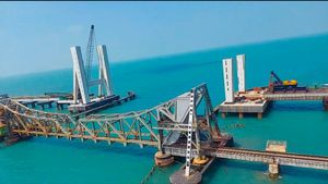 கப்பல் வந்தால் அப்படியே தூக்கும் பாம்பன் தூக்கு பாலம்! பயன்பாட்டுக்கு வருவது எப்போது? 