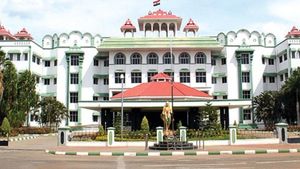 முஸ்லிம் காவலர் தாடி வைக்க தடையில்லை.. மதுரை உயர்நீதிமன்றம் அதிரடி கருத்து 