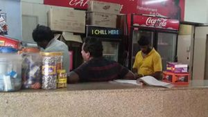 இதையெல்லாம் நிறுத்துங்க.. கல்லூரி கேண்டீன்களில் விற்கக் கூடாது.. திடீர்னு வந்த  உத்தரவு.. என்னாச்சு?