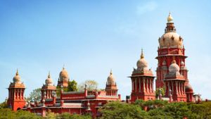  பஞ்சமி நிலமாக மாற்றிய உத்தரவுக்கு இடைக்கால தடை.. சென்னை உயர் நீதிமன்றம் பிறப்பித்த ஆணை!