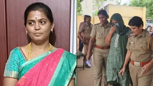 50 பேரை ஏமாற்றினாரா? தாராபுரம் வாலிபரை திருமணம் செய்து மோசடி.. ‛கல்யாண ராணி’ சத்யா கைது! பரபர தகவல் 
