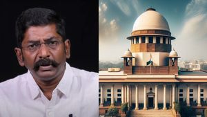  சவுக்கு சங்கர் வழக்கில் திடீர் திருப்பம்.. விசாரணையில் இருந்து சுப்ரீம் கோர்ட் நீதிபதி விலகல்!