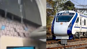  இது தான் சொகுசா? வந்தே பாரத் ரயிலுக்குள் மளமளவென ஒழுகிய தண்ணீர்.. திட்டி தீர்த்த பயணிகள்