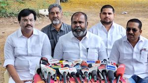 அவசரக் குடுக்கை.. அரைவேக்காட்டுத் தனமாய் பேசும் அண்ணாமலை! தாங்க மாட்டீங்க..ஆர்பி உதயகுமார் அதிரடி! 
