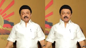  வன்னியர் இடஒதுக்கீடு தந்த திமுக..சமூக நீதிக்கு துரோகம் இழைக்கும் பாஜக கூட்டணி! மு.க.ஸ்டாலின் நறுக்