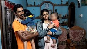 ஓடிவந்த மகராசி.. நிலச்சரிவில் தாயை இழந்த குழந்தைகளுக்கு தாய்ப்பால் தானம் அளிக்கும் தங்கம்! 