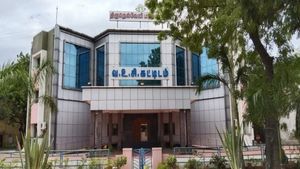  நெல்லை மேயர் தேர்தலில் திடீர் ட்விஸ்ட்.. திமுகவில் இருந்து நீக்கப்பட்ட பவுல் ராஜ் போட்டி?