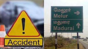 மதுரை மேலூர் அருகே சரக்கு லாரி- கார் மோதல்! மதிமுக நிர்வாகி உள்பட 3 பேர் பலியான சோகம் 