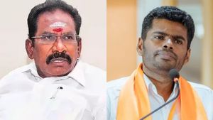  கலைஞர் குடும்பமே நடிகர் தான்.. அண்ணாமலை கிட்ட நிற்பதற்கு நாண்டுகிட்டு சாகலாம்! அதிமுக ‘மாஜி’ சுளீர்!