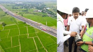 சென்னையே மாறுது.. ரூ.16212 கோடியில் சென்னை எல்லைச் சாலை திட்டம்.. களத்தில் இறங்கிய அமைச்சர் உதயநிதி!