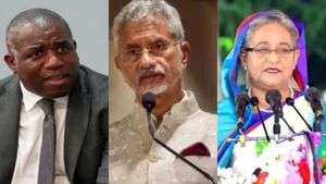 எங்கே போகிறார் ஷேக் ஹசீனா? களமிறங்கிய இந்தியா.. பிரிட்டனில் இருந்து ஜெய்சங்கரை தேடிவந்த போன்கால்! 