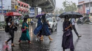  சென்னை உட்பட 11 மாவட்டங்களை மொத்தமாக நனைக்கப்போகும் மழை! வானிலை மையம் மஞ்சள் அலர்ட் விடுப்பு