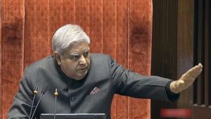 பதவியிழக்கும் ஜெகதீப் தன்கர்? ராஜ்யசபாவில் ‛இந்தியா’ கூட்டணி நம்பிக்கையில்லா தீர்மானம்! திடுக் வியூகம் 