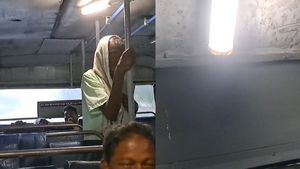  குத்தால அருவியில குளிச்சது போல் இருக்குதா? அரசு பஸ்ஸில் நவீன டெக்னாலஜி! பயணத்தின் போதே குளிக்கலாம்! 