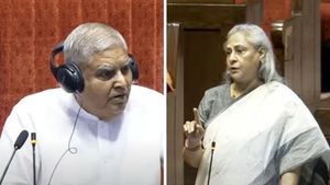 பொதுவெளியில் சொல்ல முடியவில்லை.. ராஜ்யசபா தலைவர்   மன்னிப்பு கேட்க வேண்டும்.. ஜெயா பச்சன் ஆவேசம்