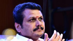 ‘உசுரே நீ தானே..’ மாறிய கோவை களம்.. செந்தில் பாலாஜி வழக்கால் அந்தர் பல்டியடித்த 