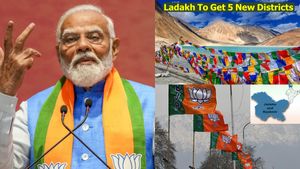 அங்கிட்டு காஷ்மீரில் தேர்தல்.. இங்கிட்டு லடாக்கில் 5 புதிய மாவட்டங்கள் உருவாக்கம்-மோடி வாழ்த்து!