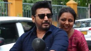 ஹெல்மெட் அணியாமல் பைக் ஓட்டிய பிரசாந்த்! நம்பரை சரியாக பார்க்காமல் வேறு நபருக்கு ஃபைன் போட்ட போலீஸ்?